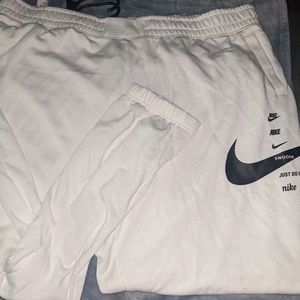 Nike sweatpants/joggers